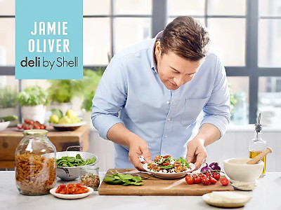 Jamie Oliver preparing a deli by Shell recipe