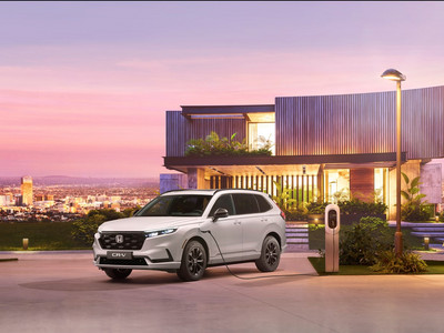 All-new Honda CR-V with new powertrain options and offering more style, comfort, safety and space All-new Honda CR-V with new powertrain options and offering more style, comfort, safety and space