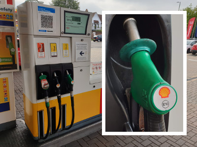 Look for the E10 label on pump nozzles Look for the E10 label on pump nozzles