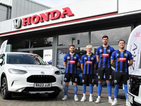 Knaphill Athletic FC visits Trident Honda in Ottershaw